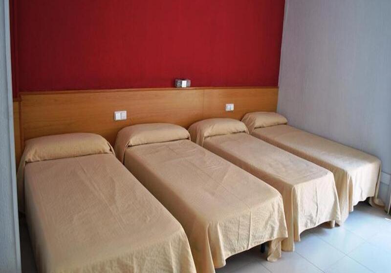 Четырехместный Номер Стандарт, Sant Jordi