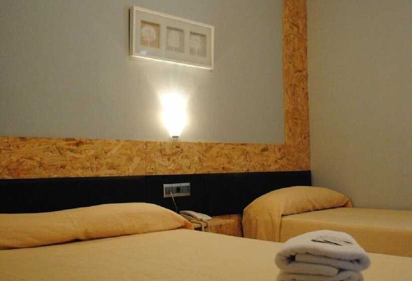 Номер Стандарт Трехместный, Sant Jordi