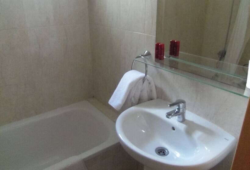 Номер Стандарт Трехместный, Sant Jordi