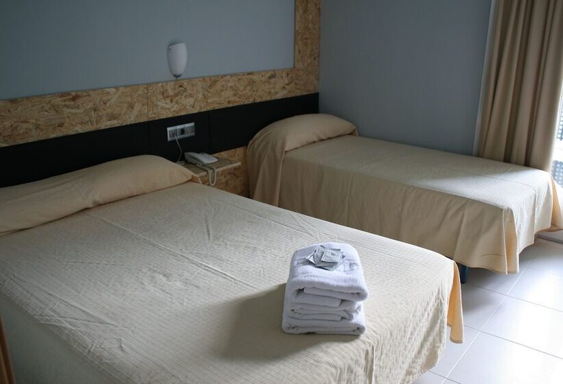 Номер Стандарт Трехместный, Sant Jordi