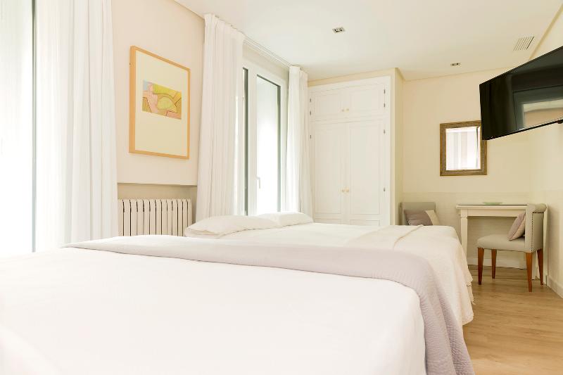 Семейный Номер, Sauce