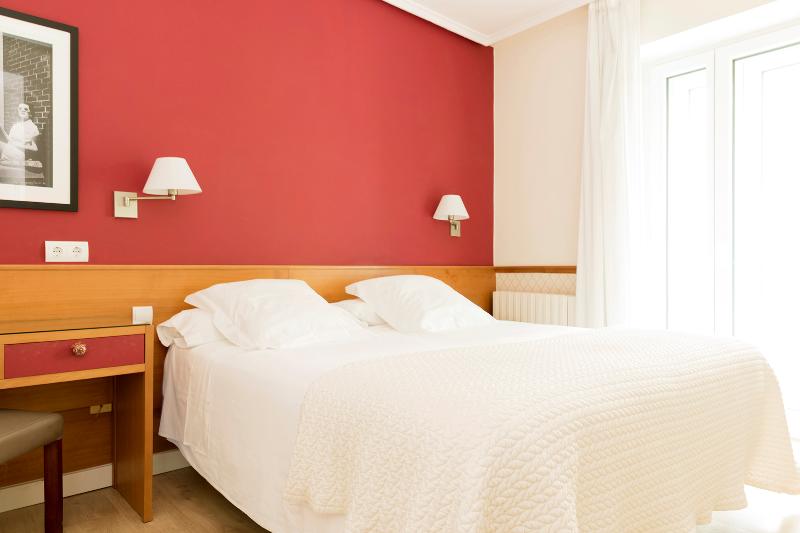 Номер Стандарт, Sauce