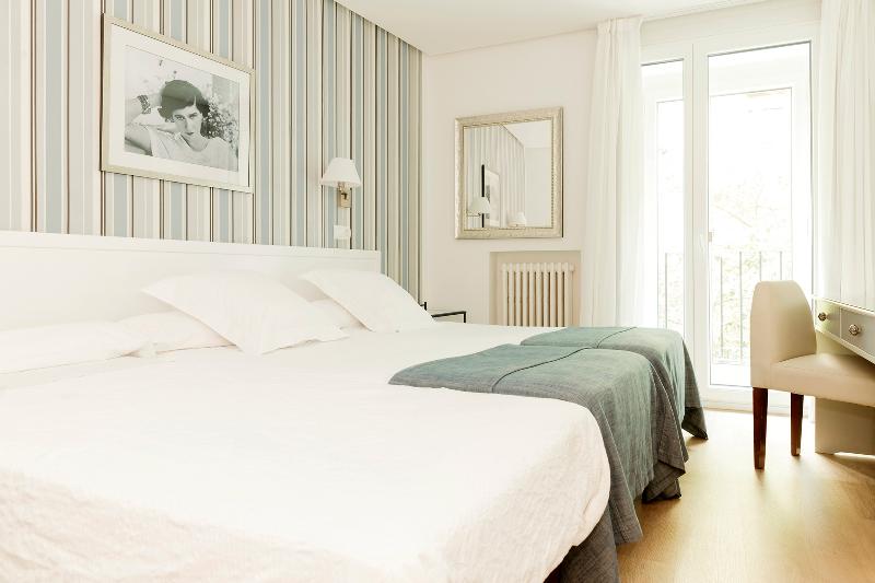 Номер Стандарт, Sauce