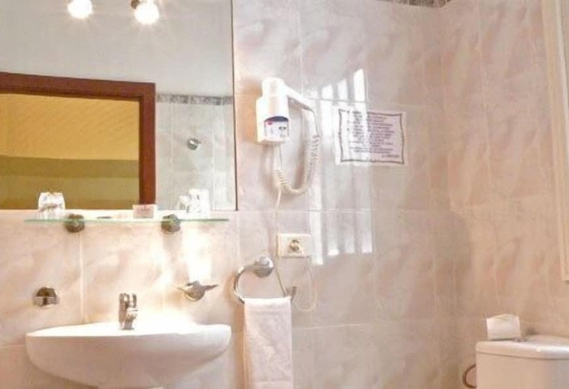 スタンダードルーム, Tanausu