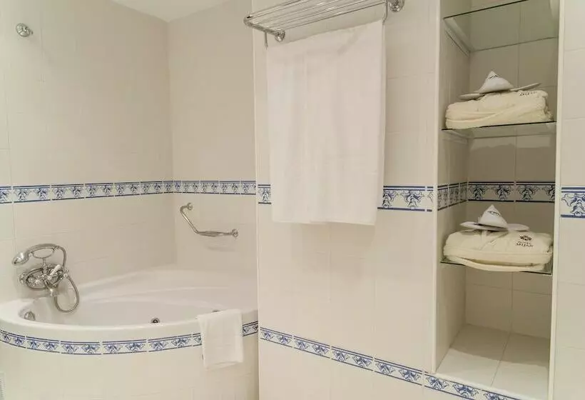Suite, Trh Mijas
