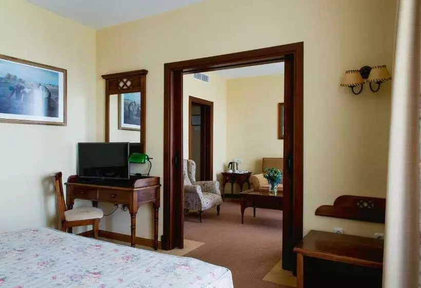 Suite, Trh Mijas