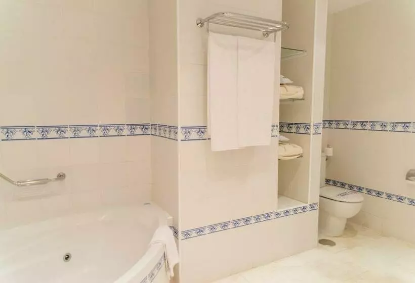 Suite, Trh Mijas