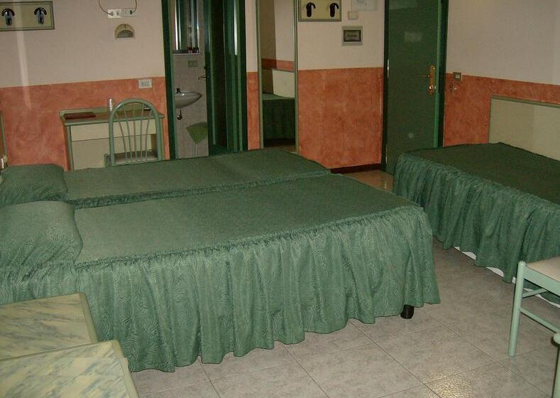 اتاق سوپریور, Virgen De Los Reyes