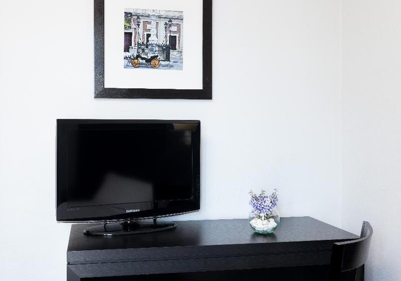 اتاق استاندارد یک نفره, Virgen De Los Reyes