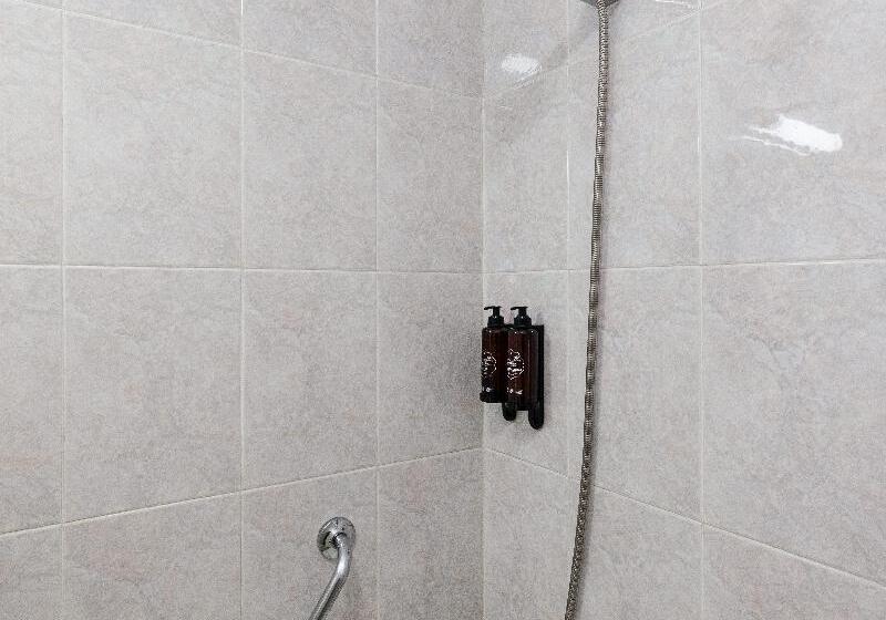 اتاق استاندارد یک نفره, Virgen De Los Reyes