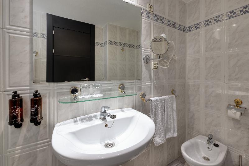 اتاق استاندارد, Virgen De Los Reyes