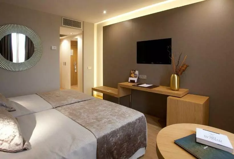 اتاق استاندارد, M.a. Hotel Sevilla Congresos