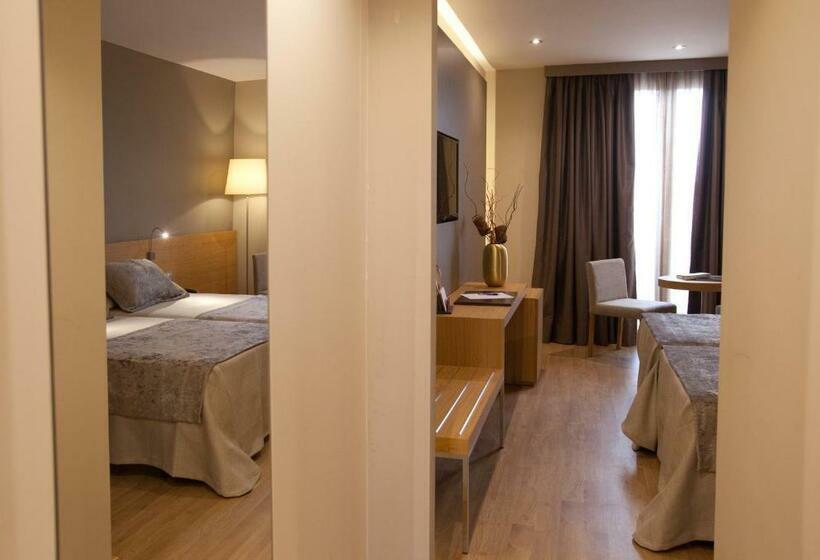 Habitación Familiar, M.a. Hotel Sevilla Congresos