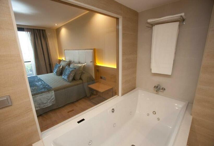 سوییت جونیور, M.a. Hotel Sevilla Congresos