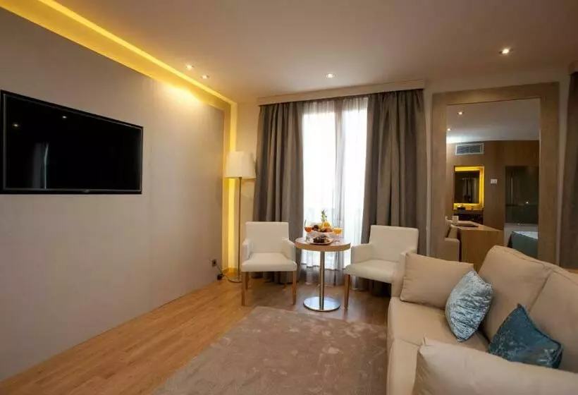 سوییت جونیور, M.a. Hotel Sevilla Congresos
