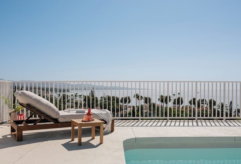 غرفة دور أخير, ME Marbella Luxury Lifestyle Hotel