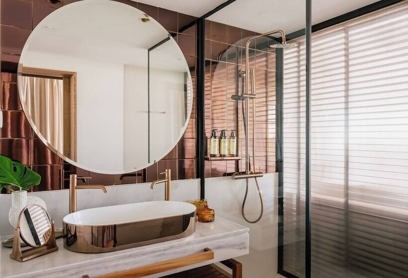 Люкс 2 Спальни, ME Marbella Luxury Lifestyle Hotel