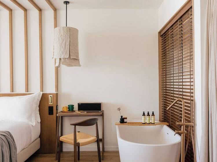 سوییت, ME Marbella Luxury Lifestyle Hotel