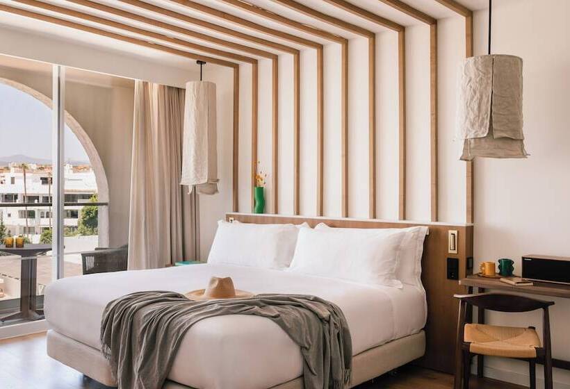 جناح, ME Marbella Luxury Lifestyle Hotel