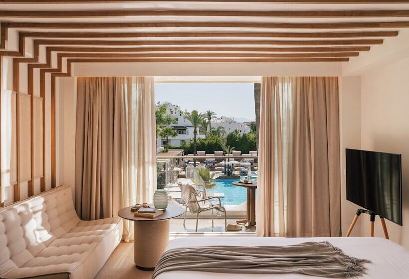 جناح جونيور ذات إطلالة, ME Marbella Luxury Lifestyle Hotel