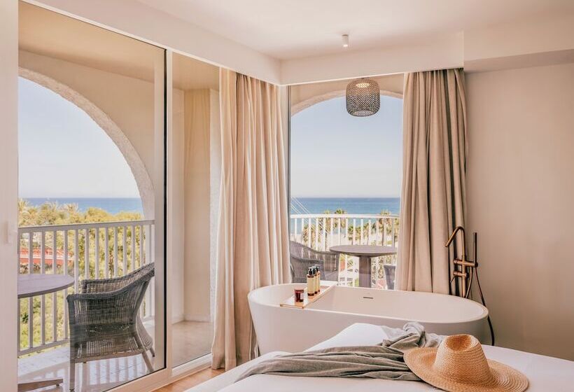 Quarto Estandar com Terraço, ME Marbella Luxury Lifestyle Hotel