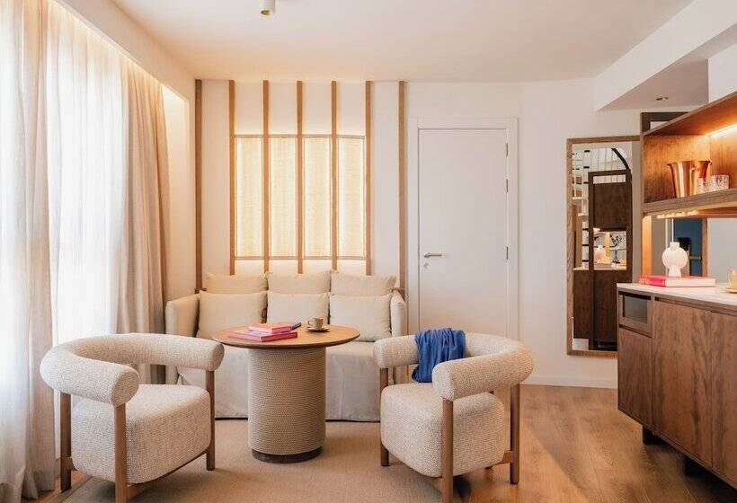 غرفة دور أخير, ME Marbella Luxury Lifestyle Hotel