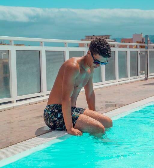 חדר אקונומי יחיד, Tropical