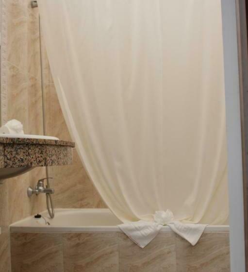 חדר אקונומי, Tropical