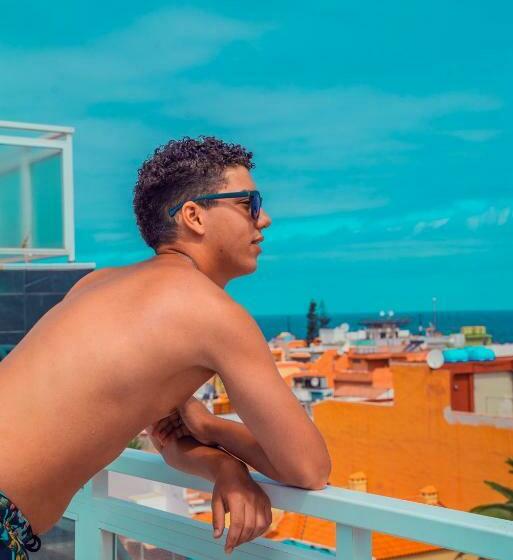 חדר אקונומי, Tropical