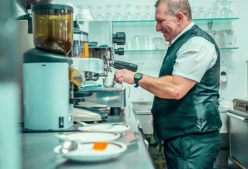 חדר אקונומי, Tropical