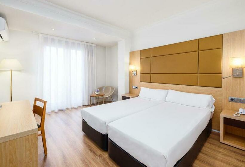 اتاق استاندارد, Virgen De Los Reyes