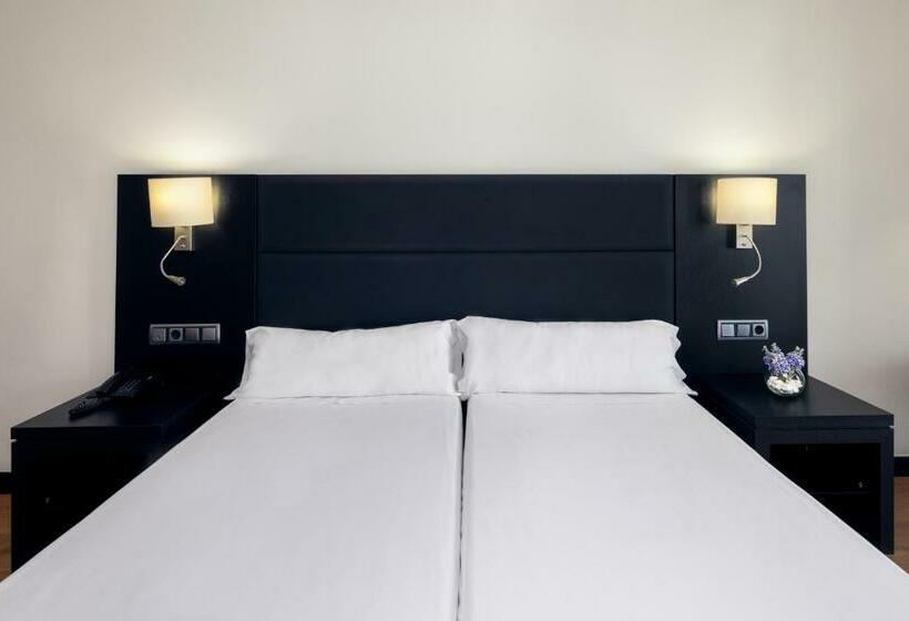 اتاق استاندارد اینتریور, Virgen De Los Reyes