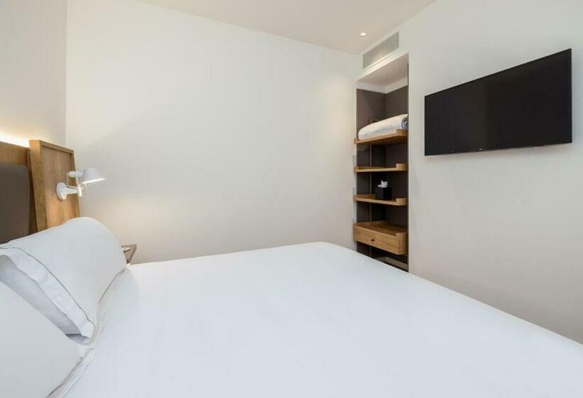 سوییت جونیور, Virgen De Los Reyes