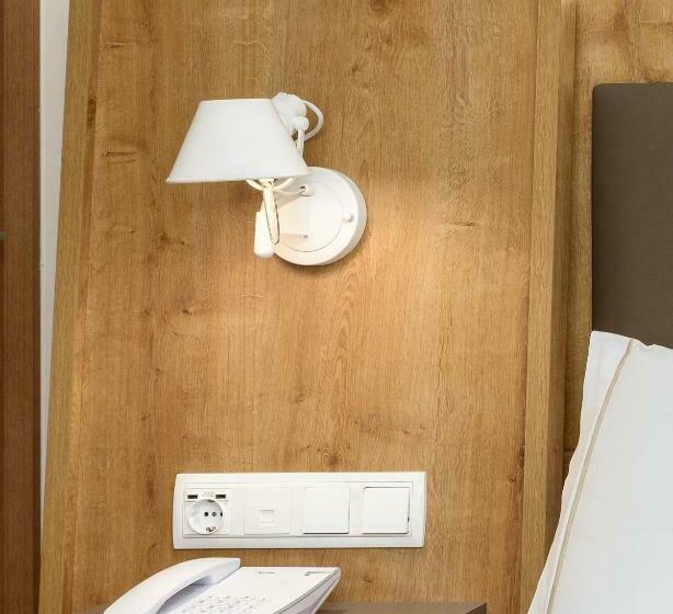 اتاق سوپریور, Virgen De Los Reyes