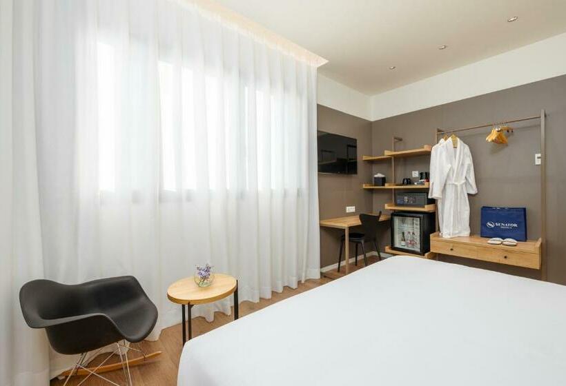 اتاق سوپریور, Virgen De Los Reyes