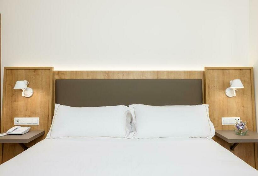 اتاق سوپریور, Virgen De Los Reyes