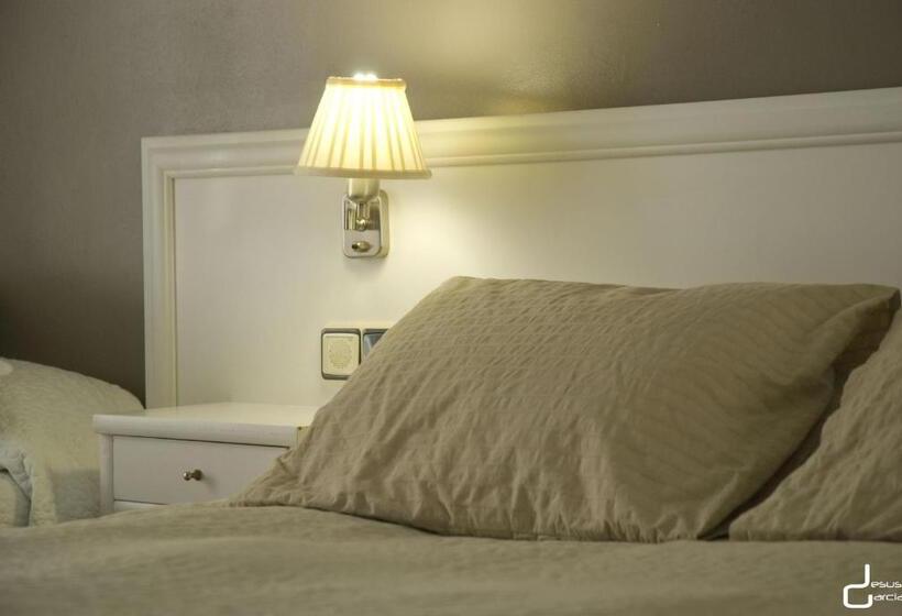 غرفة قياسية, Albergue Revolutum Hostel