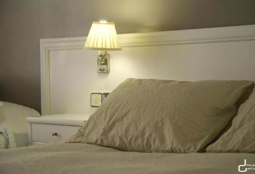 اتاق استاندارد, Albergue Revolutum Hostel
