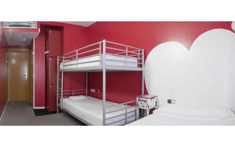 غرفة قياسية رباعية, Albergue Revolutum Hostel
