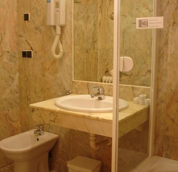 غرفة قياسية فردية, Albergue Revolutum Hostel