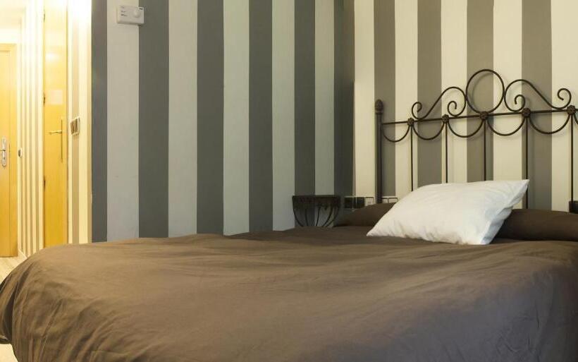 غرفة قياسية فردية, Albergue Revolutum Hostel