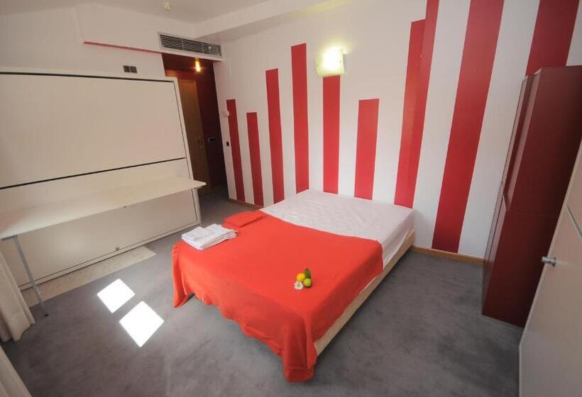 اتاق استاندارد یک نفره, Albergue Revolutum Hostel