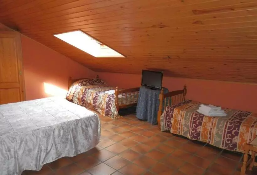 Quarto Triplo Standart, Hostal El Portalico
