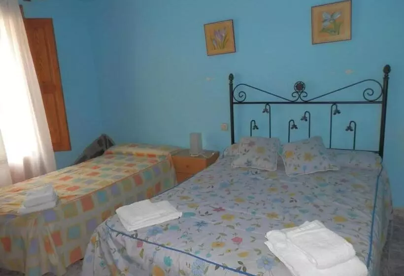 Quarto Triplo Standart, Hostal El Portalico