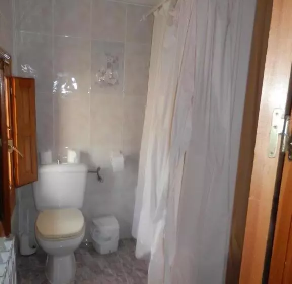 Quarto Quádruplo Standard, Hostal El Portalico