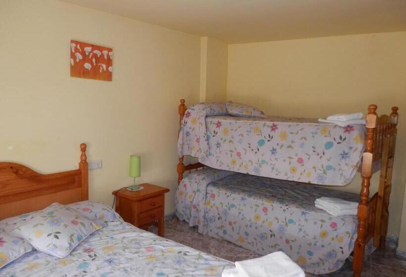 4인용 스탠다드 룸, Hostal El Portalico