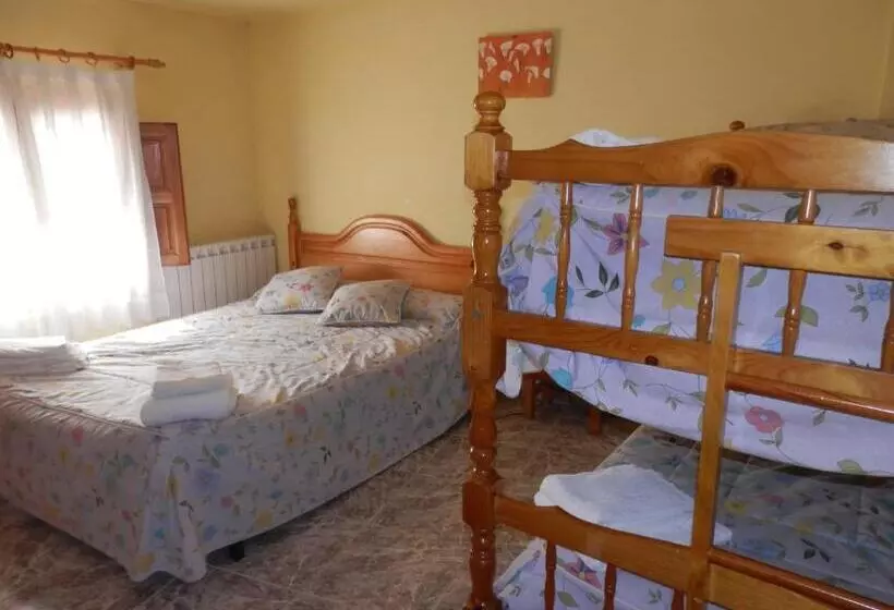 Quarto Quádruplo Standard, Hostal El Portalico