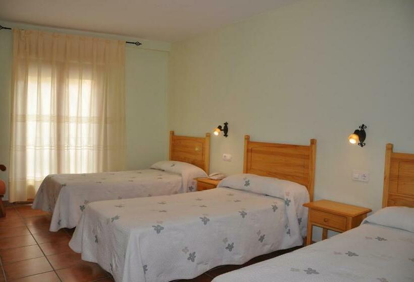 غرفة قياسية ثلاثية, Castellote