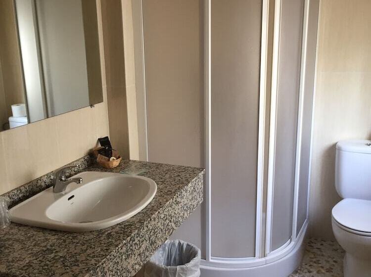 غرفة قياسية ثلاثية, Castellote