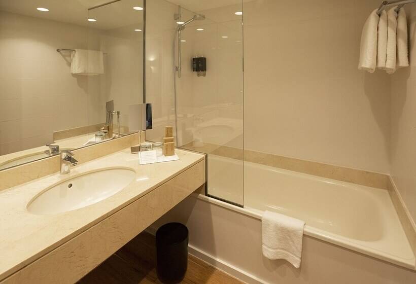 家庭间, Eden Park By Brava Hoteles